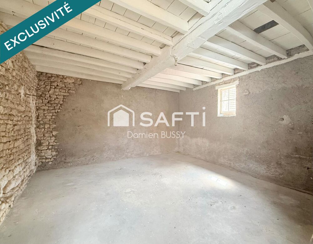 Maison à fort potentiel avec des dépendances