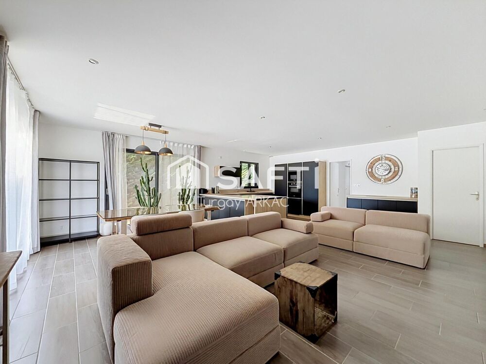 Vente Maison Maison de plain-pied avec piscine, 3 ch et garage Four