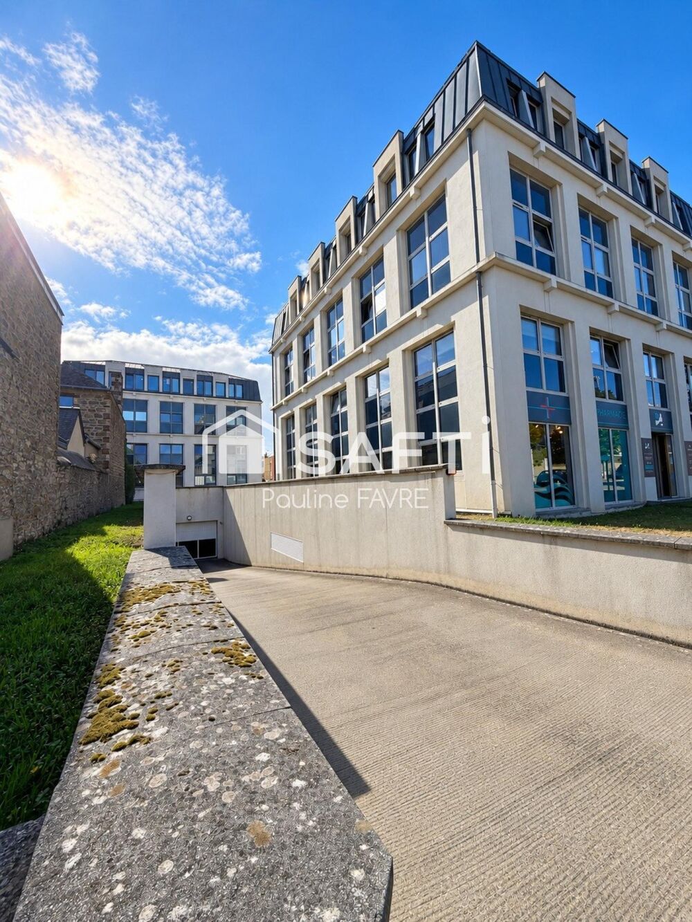 Vente Parking/Garage Parking sécurisé en plein centre de Dinard Dinard