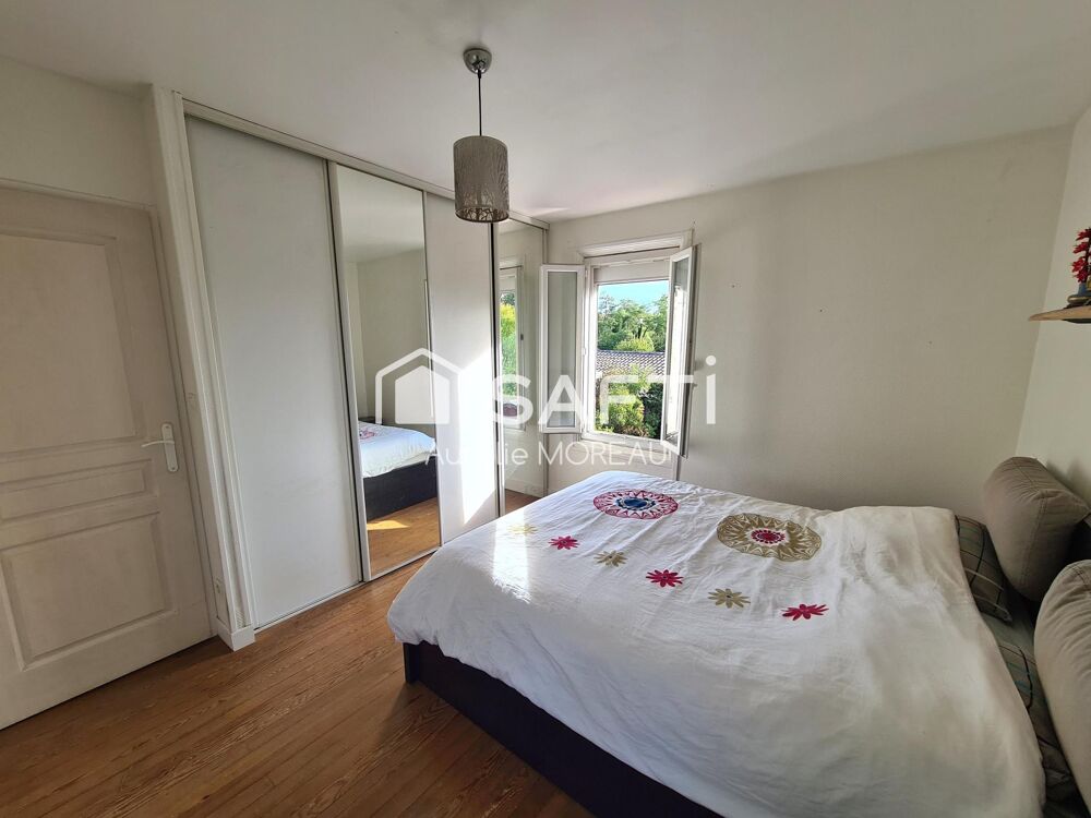 Vente Maison Maison en pierre 2 chambres 1 bureau proche gare Ambares-et-lagrave