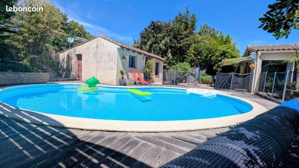 Maison individuelle de plain-pied avec piscine et logement indépendant  Villeneuve-la-Comptal
