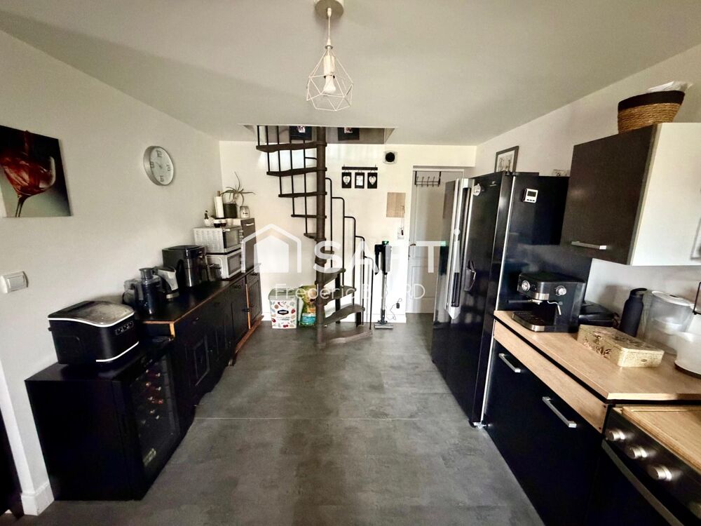 Vente Maison Genouillé 86250. Maison, grange et jardin Genouillé