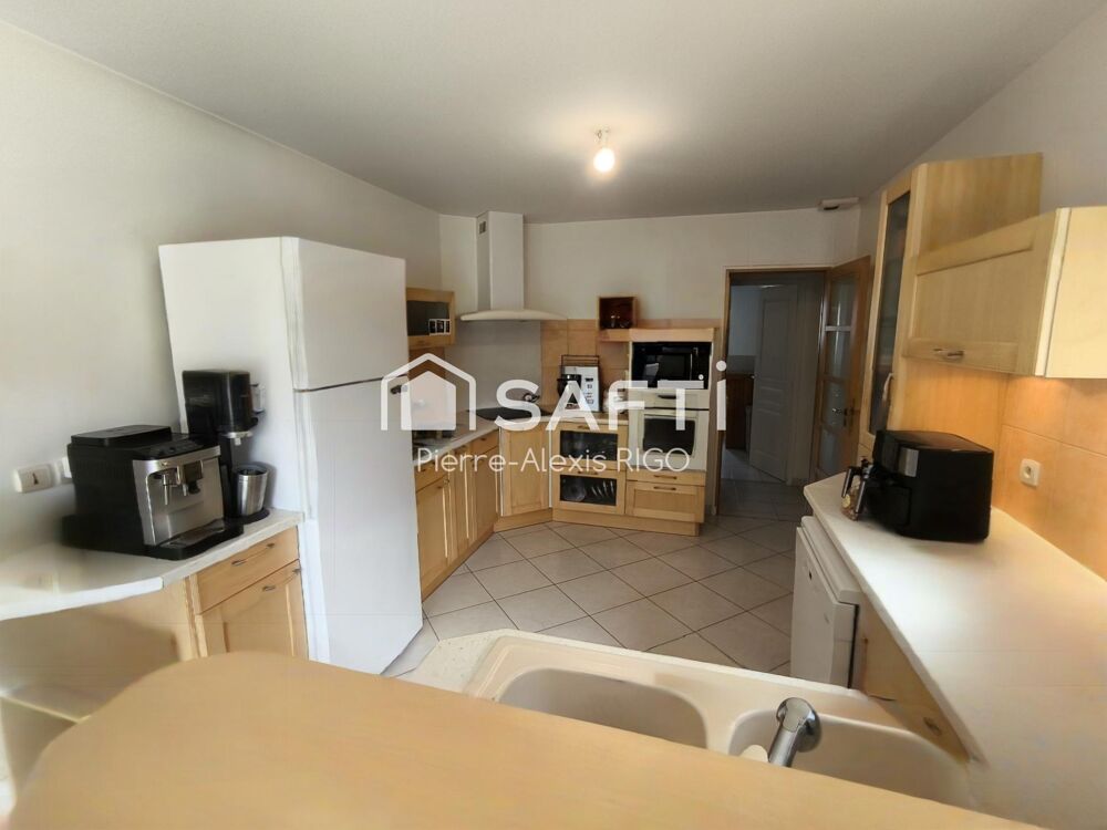 Plain-pied 218m², 6 chambres, 2189m² terrain