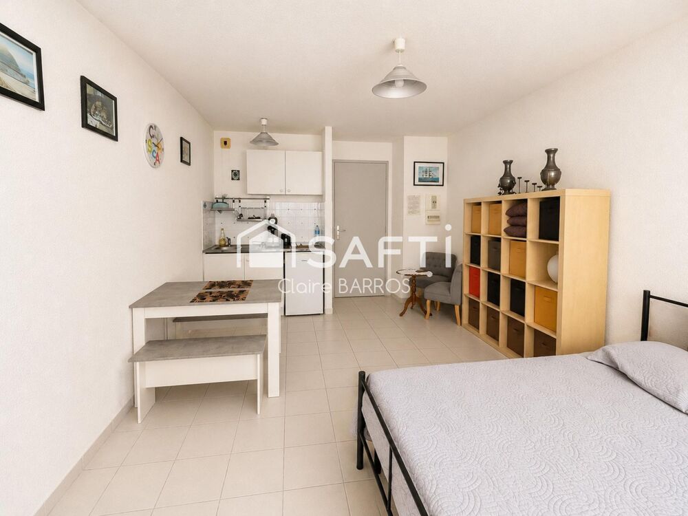 Studio avec terrasse à deux pas de la plage