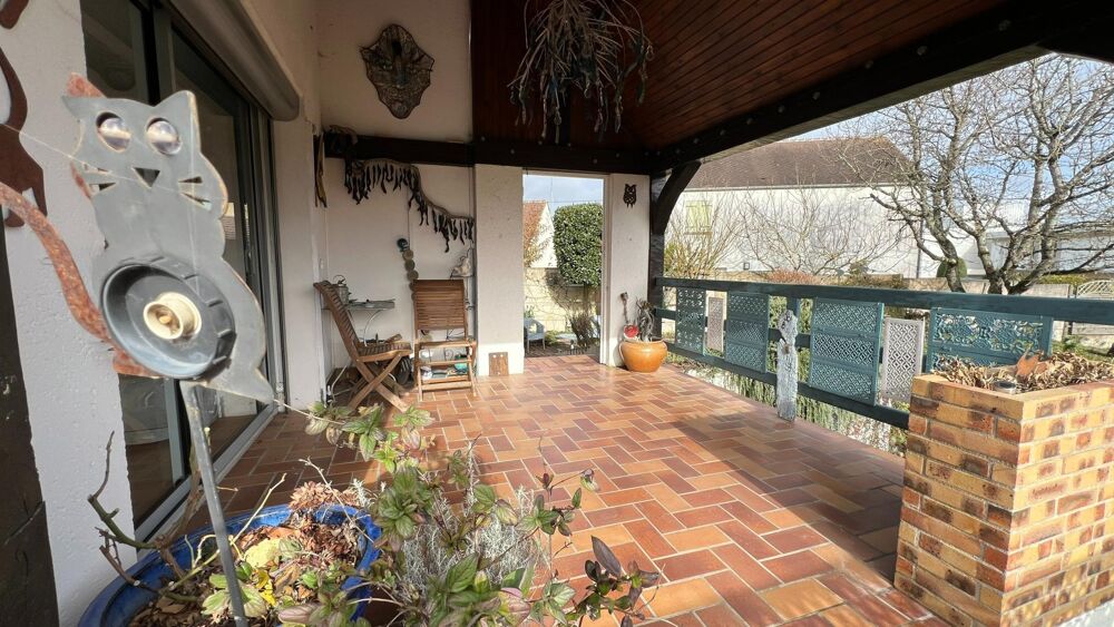 Vente Maison Ch�cy Centre et Canal/Loire, emplacement privil�gi� : nature et pratique pour cette maison 5 chambres, possible 6, sur sous-sol Ch�cy