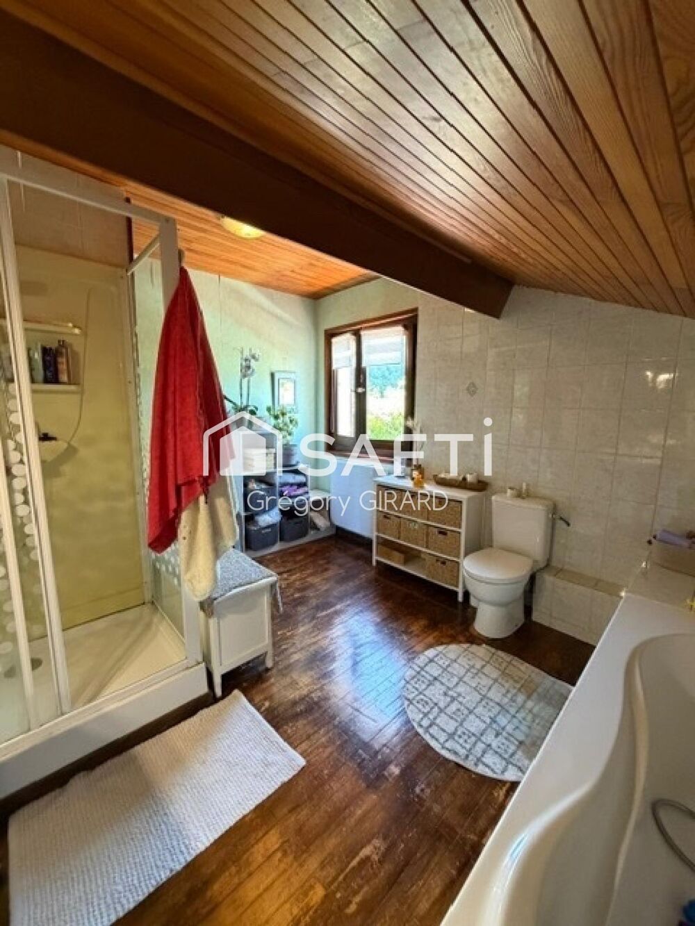 Vente Maison Maison pleine de charme sans vis à vis avec un terrain attenant de 7740 mètres. Vions
