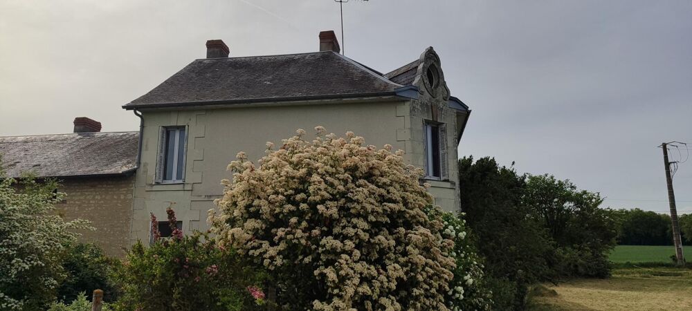 Superbe maison en pierre de Tuffe avec grand potentiel !