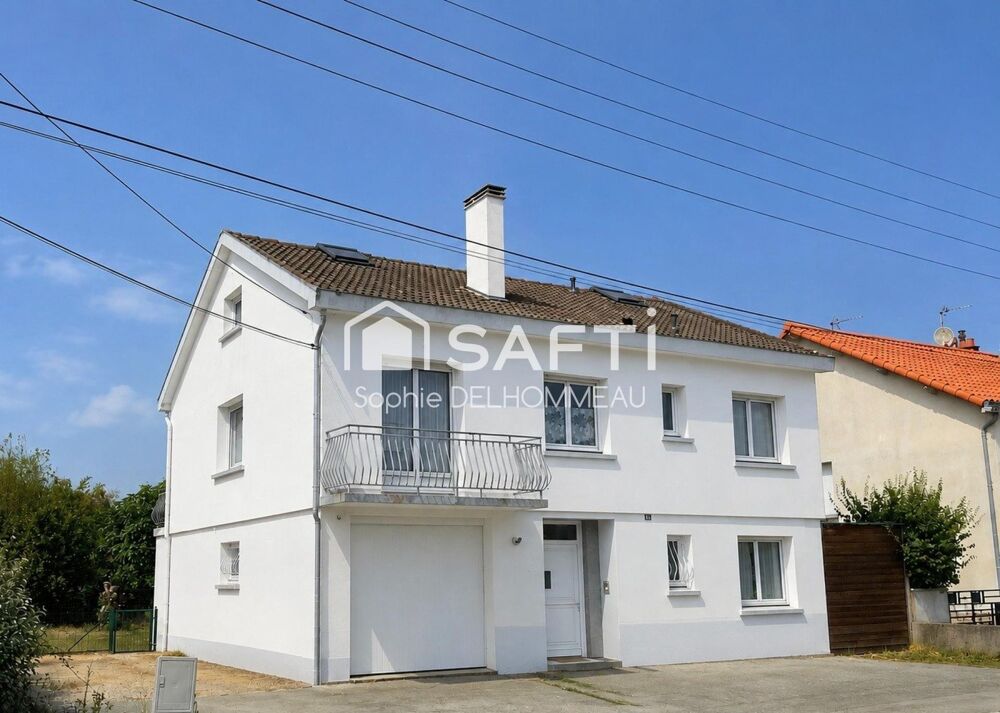 Vente Maison Maison familiale 6 chambres, 4 salles d'eau, 4wc avec jardin clos La roche-sur-yon