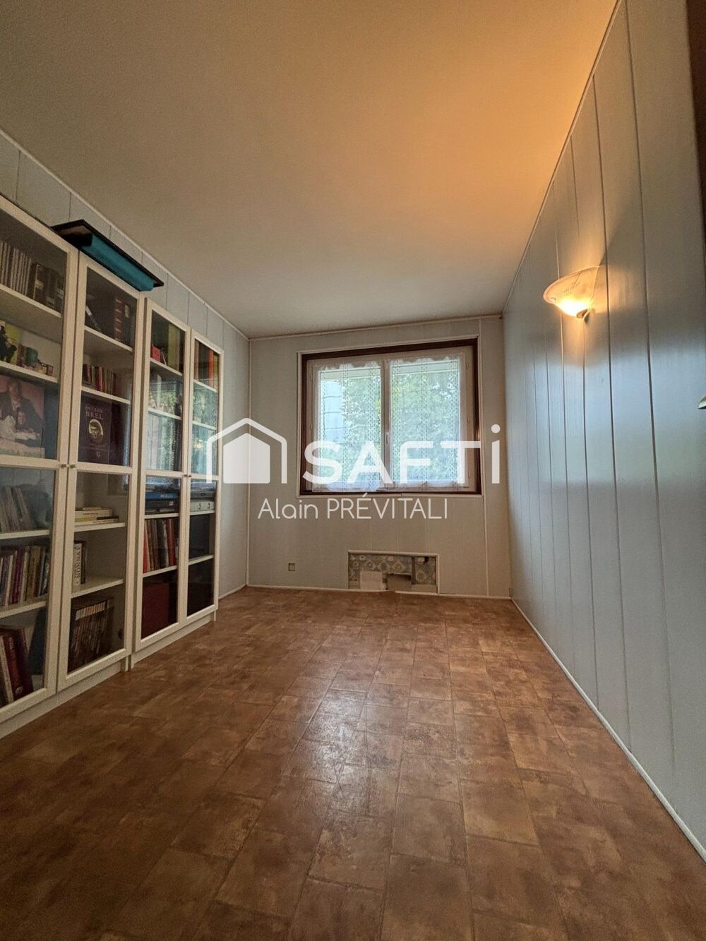 Vente Maison Maison idéalement située disposant d'un grand terrain plat et clôturé Martignat