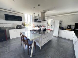  Maison � vendre 6 pi�ces 210 m�