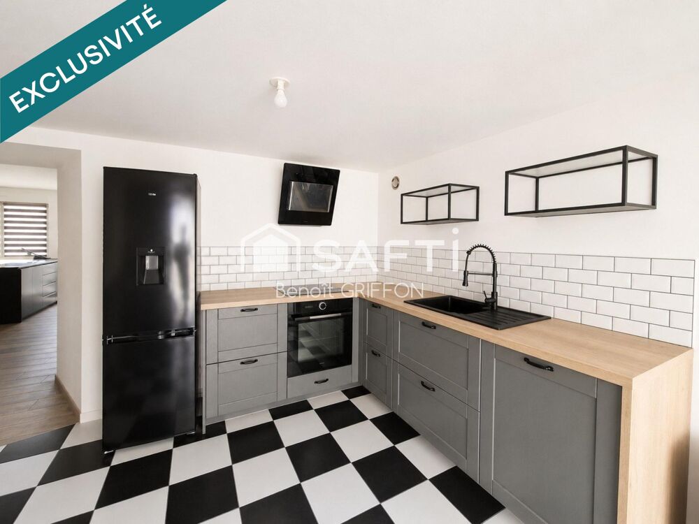 Vente Maison Maison rénovée avec patio et dépendance Le longeron