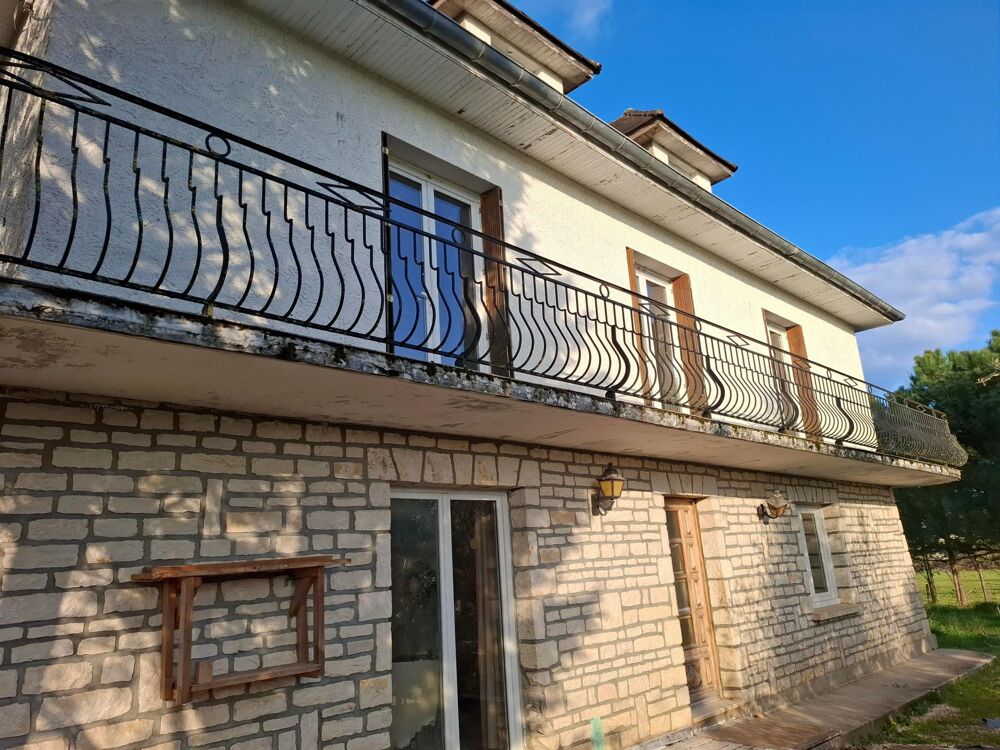 Vente Maison Beaux volumes pour cette maison offrant de multiples possibilités et divers projets Lacapelle-marival