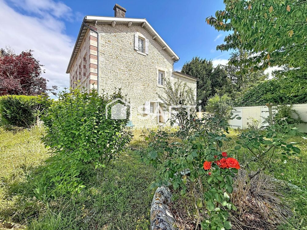 COUP DE COEUR ASSURÉ  Demeure de caractère au coeur de Châteauneuf-sur-Charente