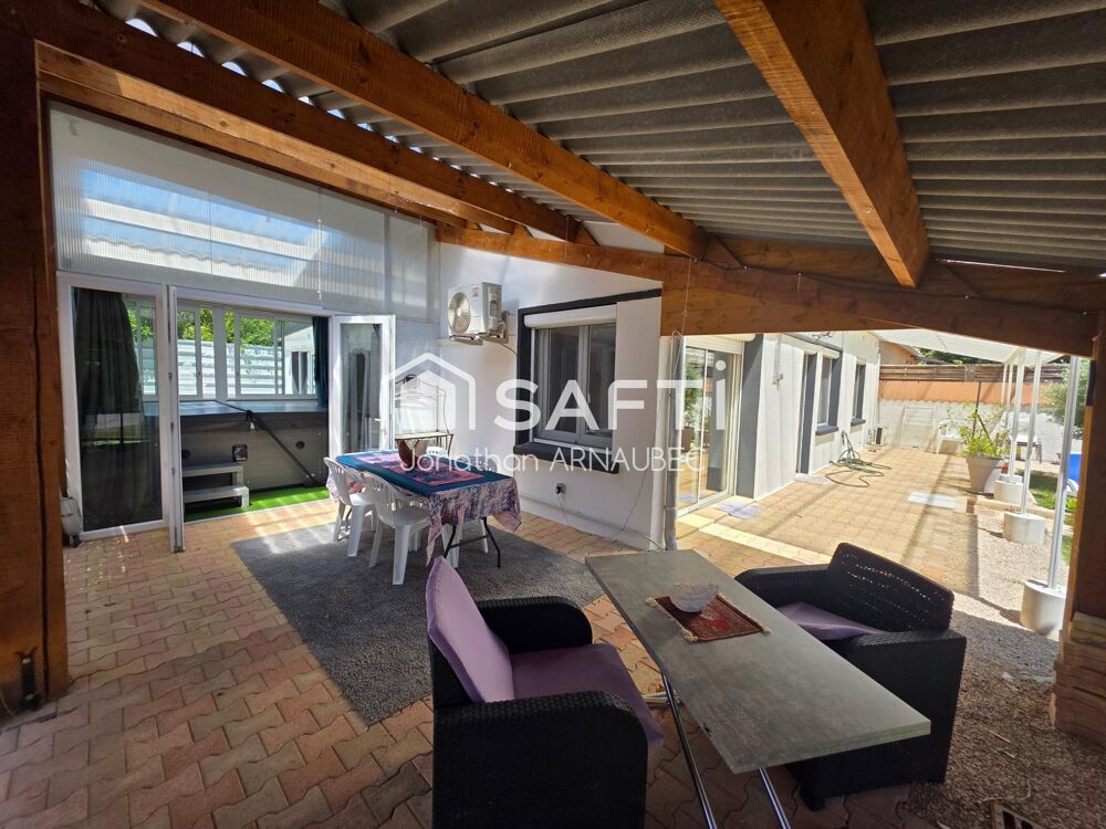 Coup de coeur assuré pour cette maison de plain-pied entièrement rénovée, alliant confort moderne, prestations de qualité et aucu