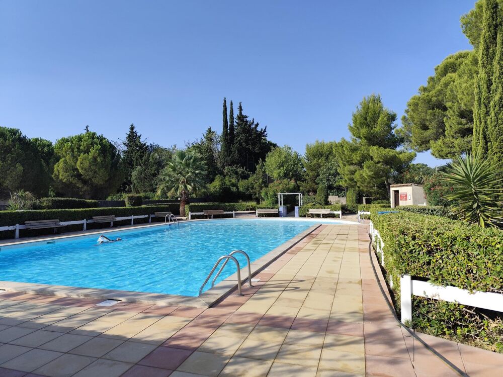 Maison rénovée esprit vacances proche mer avec piscine, tennis, basket, ping-pong, boulodrome