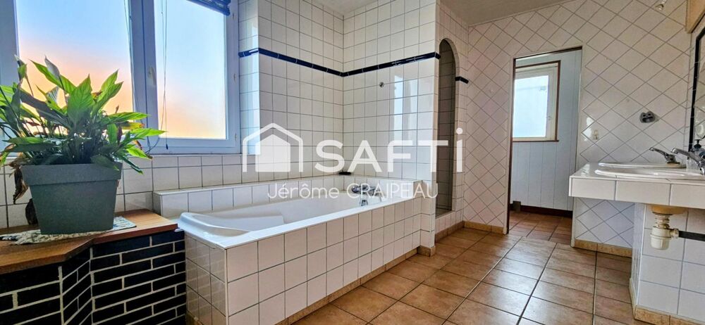 Vente Maison Longère familiale avec dépendances et piscine à 15 min des plages. Saint-avaugourd-des-landes