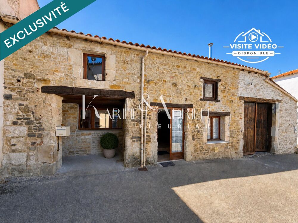 Vente Maison Maison de ville avec 2 chambres, mezzanine, bureau et garage Sainte-hermine