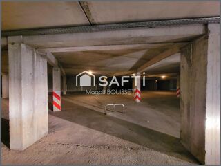  Parking / Garage  vendre 