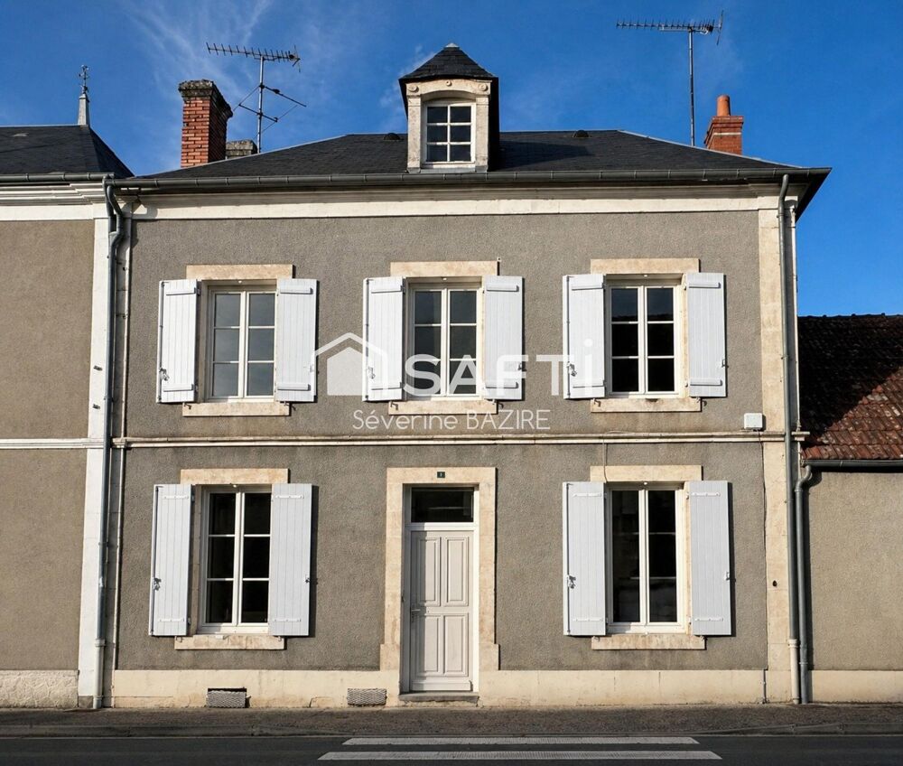 Maison de charme avec cour, garage et potentiel d'agrandissement