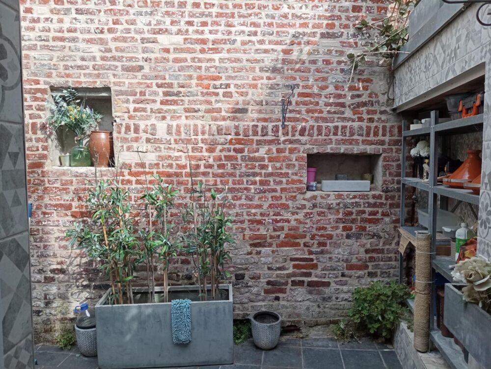 Maison 110 m2, 4 chambres, quartier Wazemmes en excellent état général. Aucun travaux à prévoir.