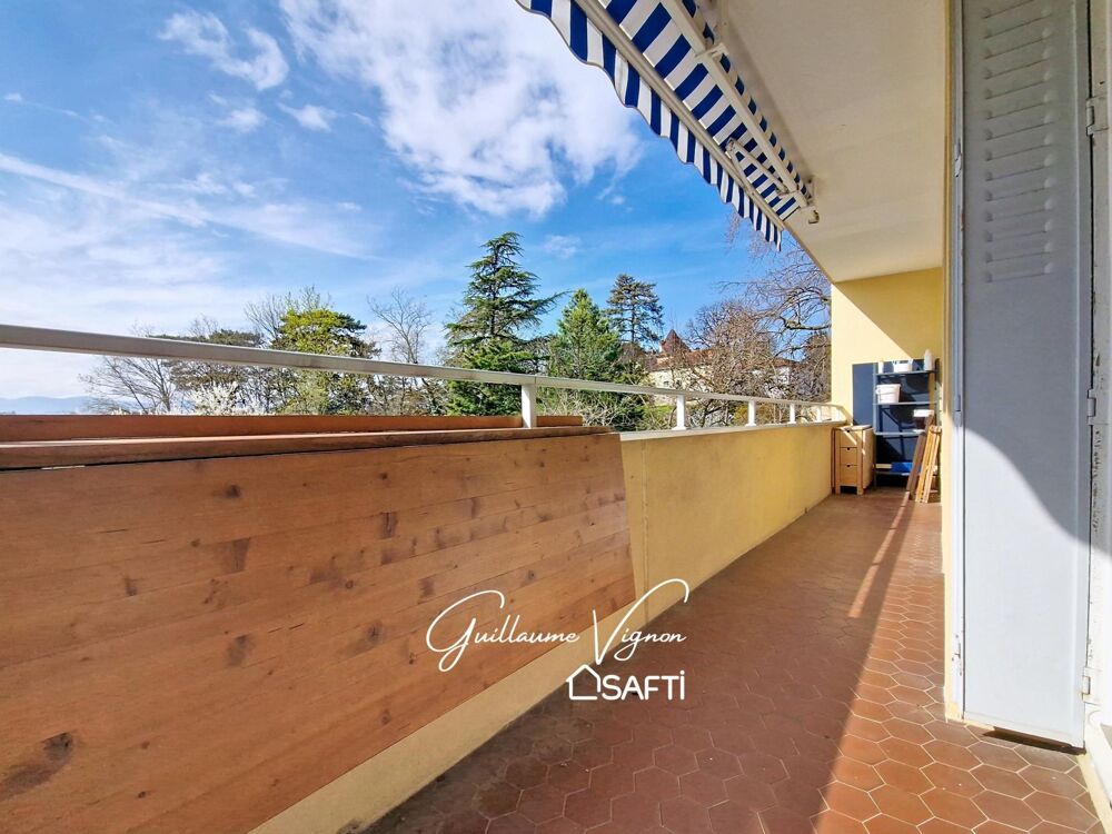 T4 traversant en bon état avec terrasse