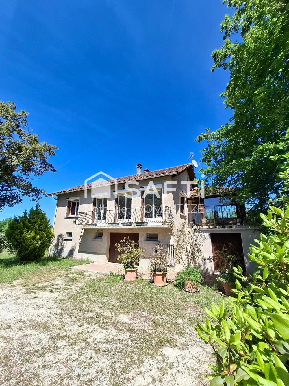 Maison proche d'un village