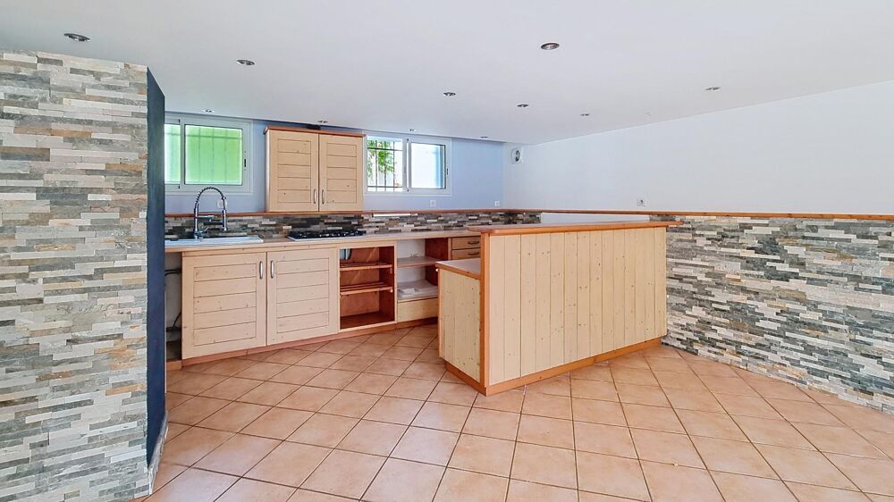 Vente Maison Secteur recherché - Maison familiale avec garage 35m2 - Piscine - Jardin exposé sud Aytre