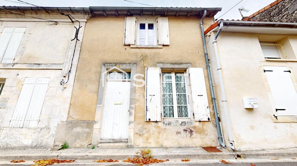 Maison en pierre à rénover  5 pièces  110 m²  Centre de Châteaubernard