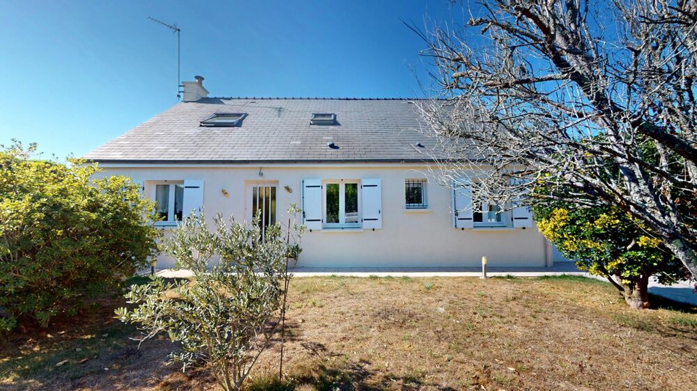 Maison avec vie de plain-pied, 5 chambres, garage et joli jardin clos de 516 m². (visite virtuelle disponible)