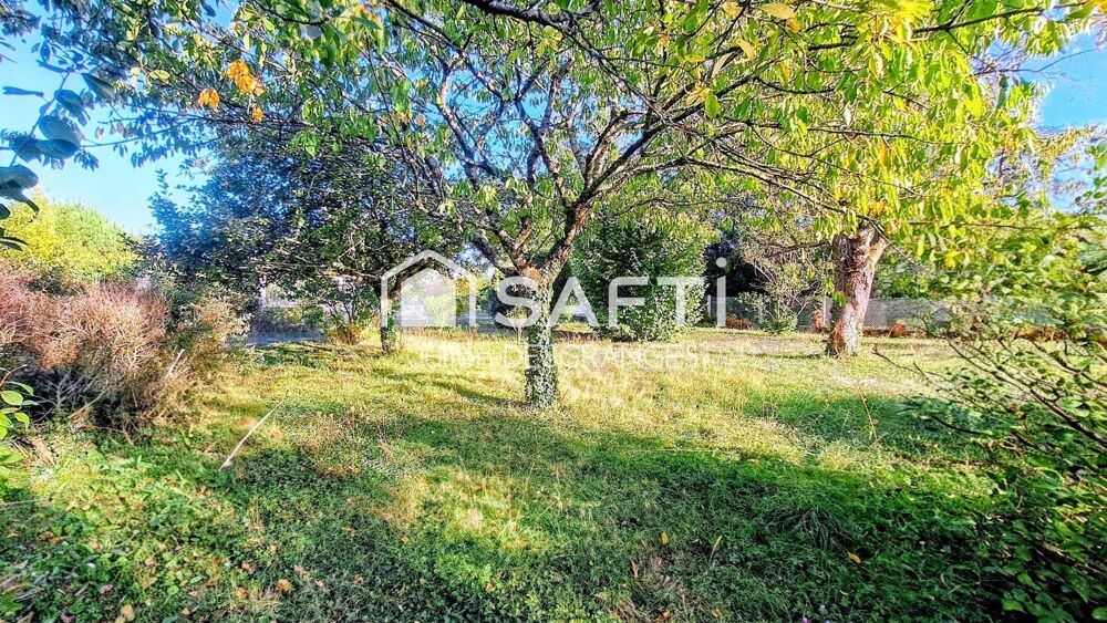 Vente Terrain Terrain boisé et constructible  de 585m2 proche centre-ville !!! Amboise