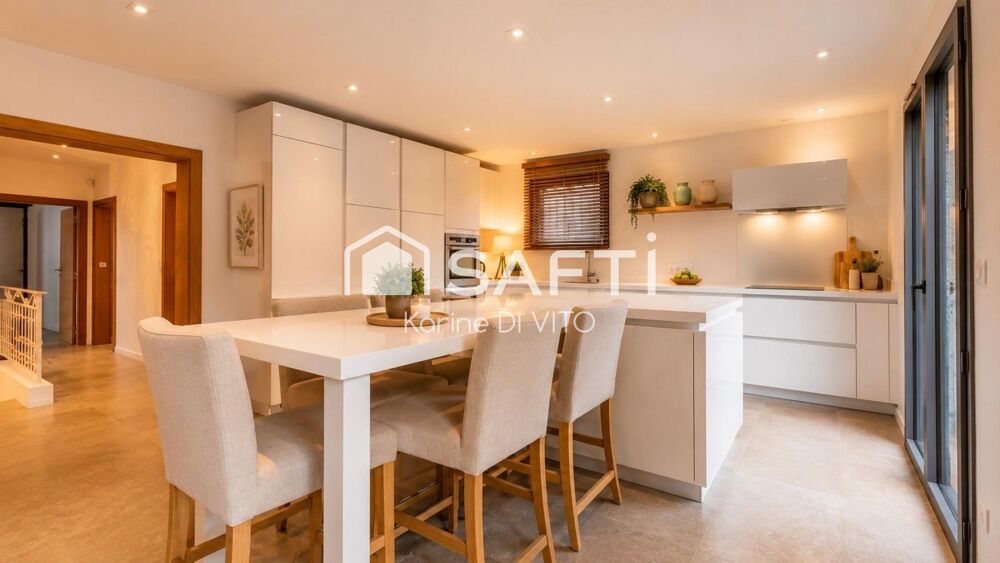 St Maxime - Villa rénovée - 149 m2 - Aperçu mer