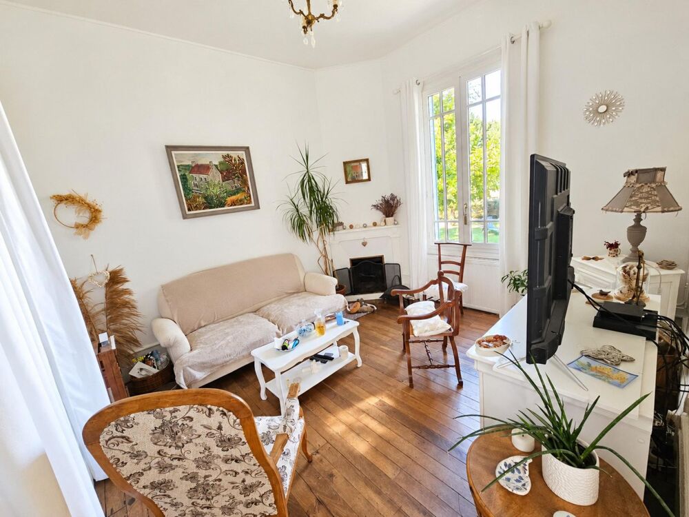 Un petit manoir au charme fou, entouré de verdure