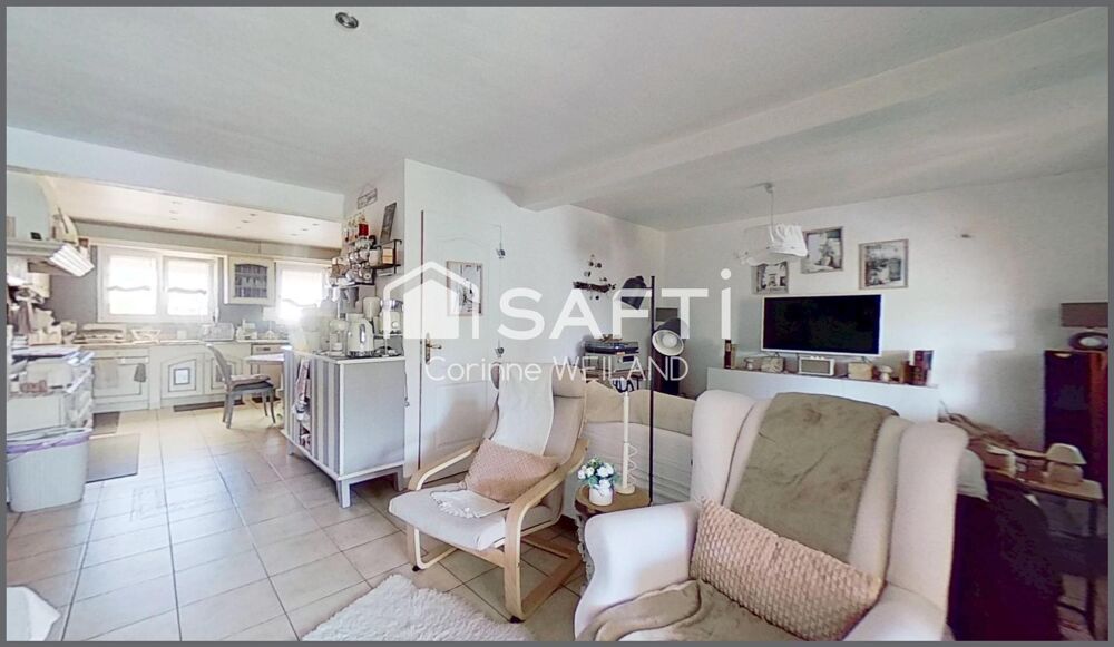 Vente Maison Maison pleine de charme proche commodités, 3 chambres + combles aménagés, garage, jardin avec piscine Créhange