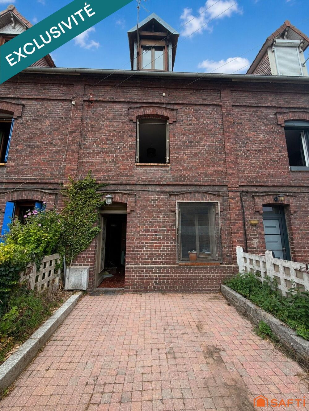 Maison mitoyenne, 3 chambres, fort potentiel !