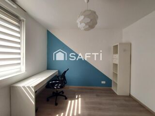 Appartement à louer 4 pièces 80 m²