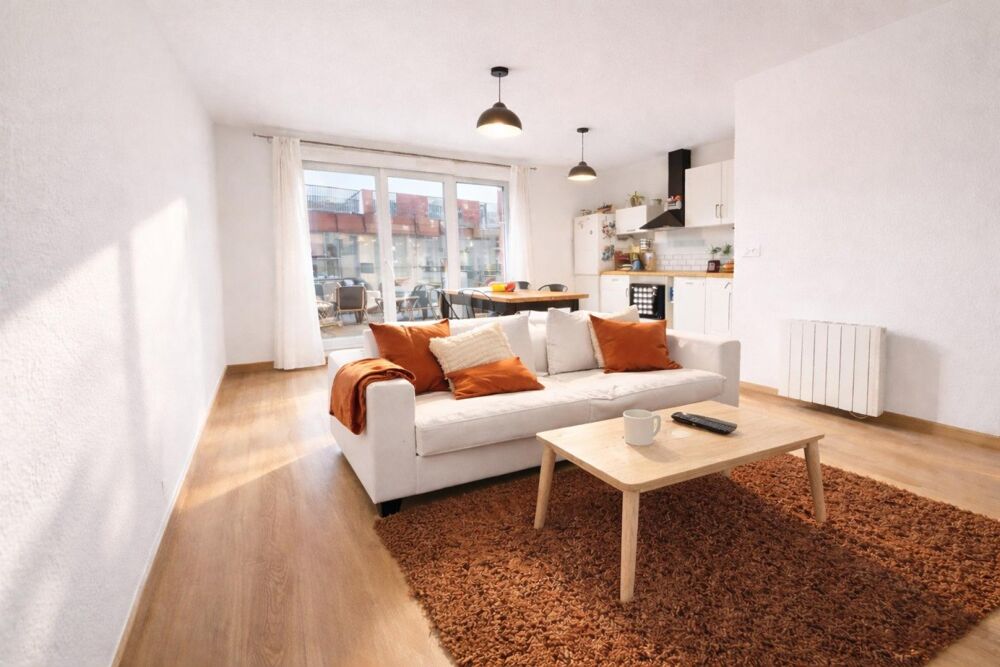 Résidence sécurisée, T3 avec vaste séjour, terrasse de 20 m² et 2 places de parking