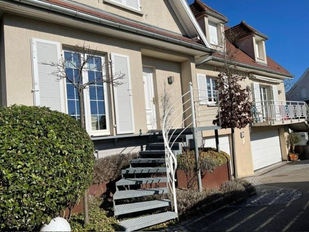 Vente Maison À vendre une propriété rare de 9 pièces alliant espace, confort et qualité de vie sur Pfastatt. Pfastatt