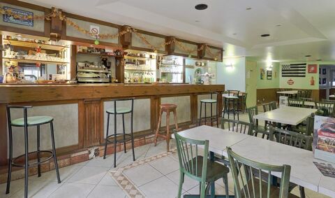   ENSEMBLE IMMOBILIER ET COMMERCIAL À FAY-DE-BRETAGNE 