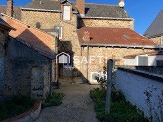 Maison 7 pièces 115 m² · à Brée · 115 m² · 77 900 €