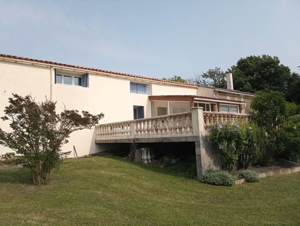 superbe maison charentaise vu sur l estuaire