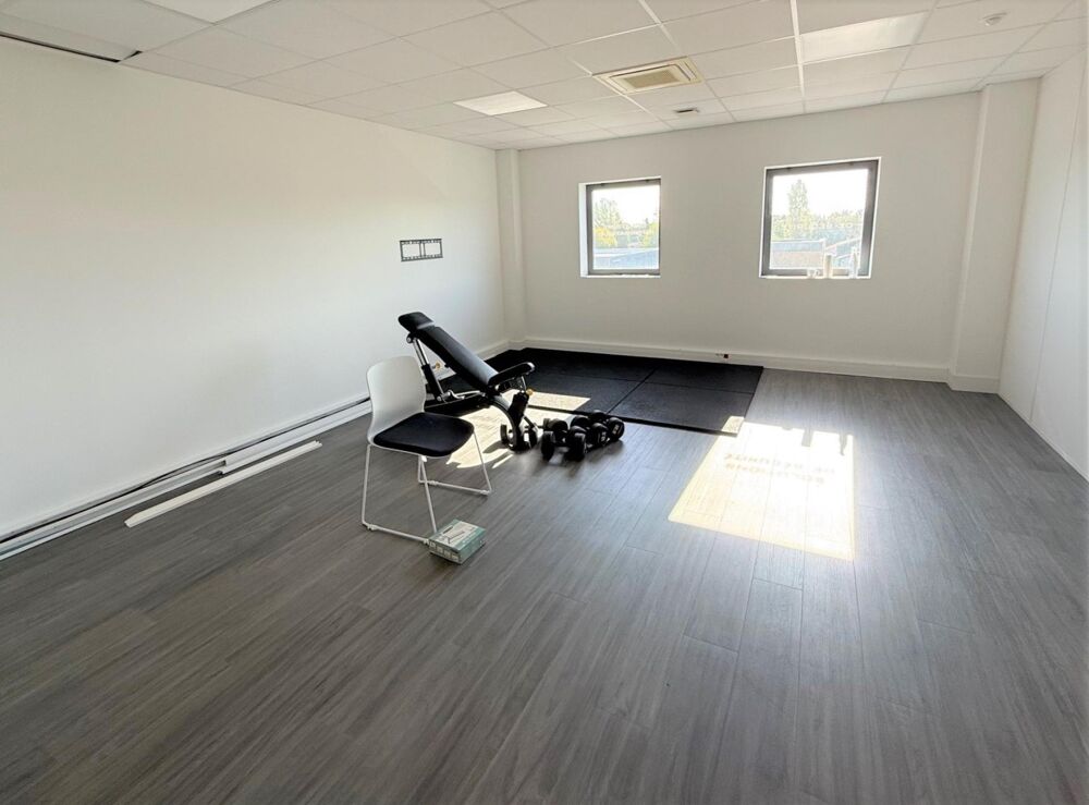   129 m² de bureaux climatisés et fonctionnel. Disponible immédiatement Tresses
