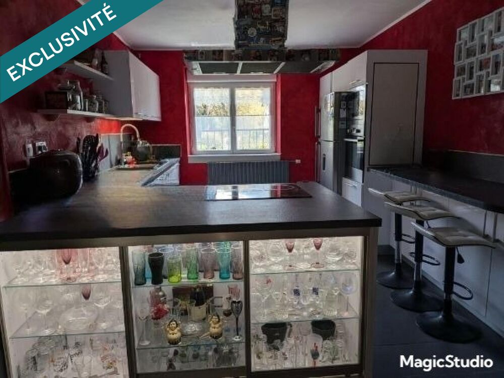 Maison rénovée en pierre 4 chambres, grande pièce a vivre avec cuisine ouverte avec terrain  à ARBOIS (Jura)