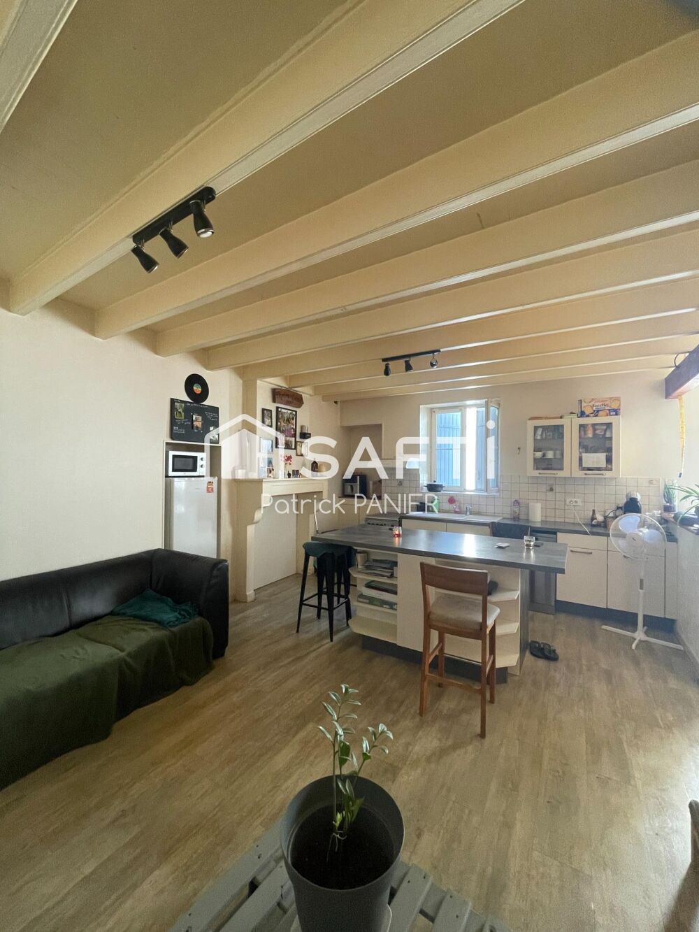 Vente Maison Maison trois pièces avec locataires avec jardin non attenant Dampierre-sur-boutonne