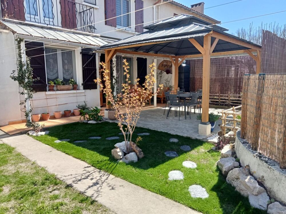 Vente Maison Maison T5 de 105m², 4 chambres, avec garage et jardin arboré Esperaza
