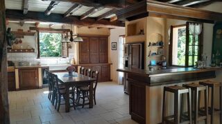 Vente Maison Description de cette maison de 278 m² avec piscine et terrain de plus de 7000 m² Castelnau-magnoac