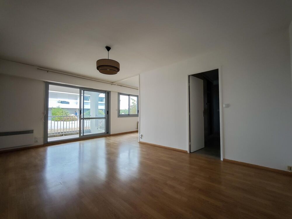Vente Appartement CHOLET CENTRE-VILLE – T3 AVEC TERRASSE, PARKING ET GARAGE Cholet
