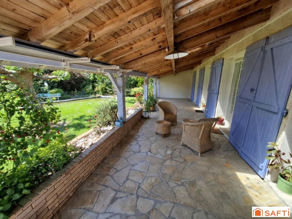 Vente Maison Maison 6 pièces 107m2, 3 chambres, garage et parc paysager Navarrenx