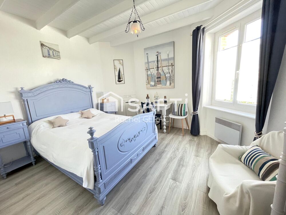 Maison: 130 m2, T2: 45 m2 et un studio: 25 m2