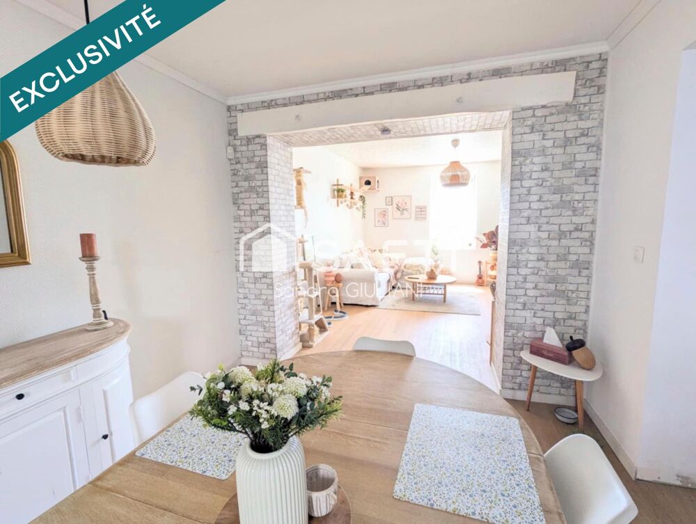 Maison avec 4 chambres, 2 terrasses et grand jardin !