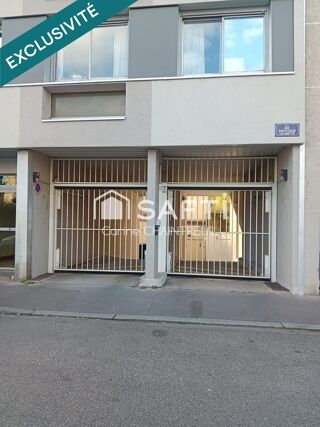  Parking / Garage à vendre 